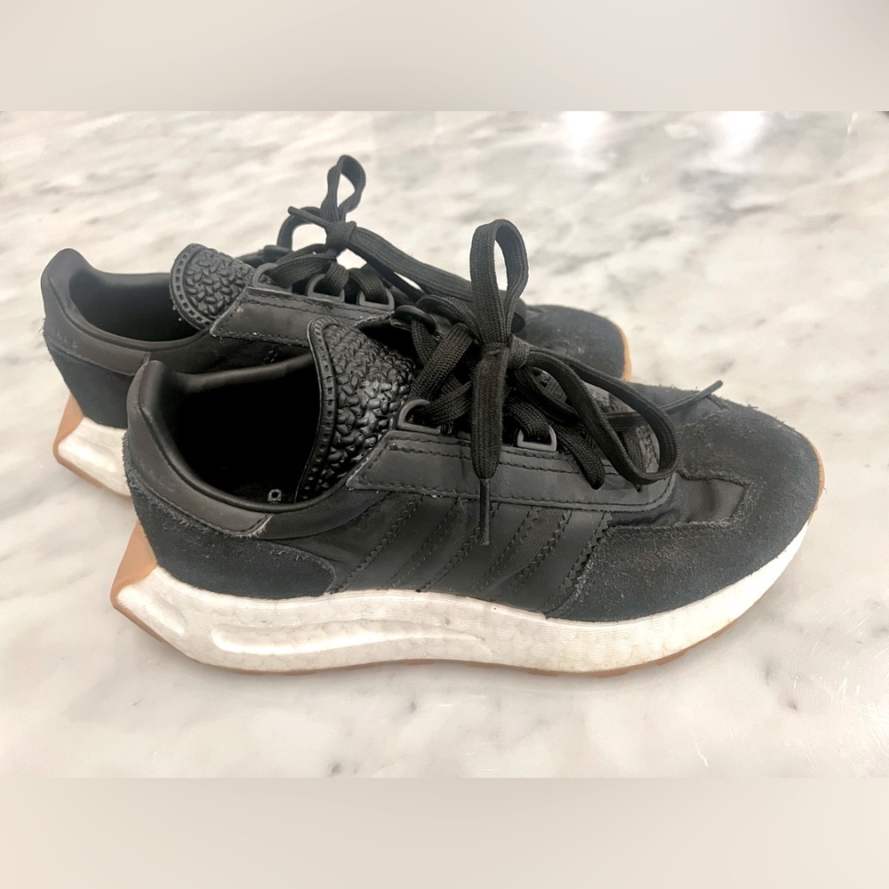 Adidas Retropy E5 sneaker, boys size 4.5